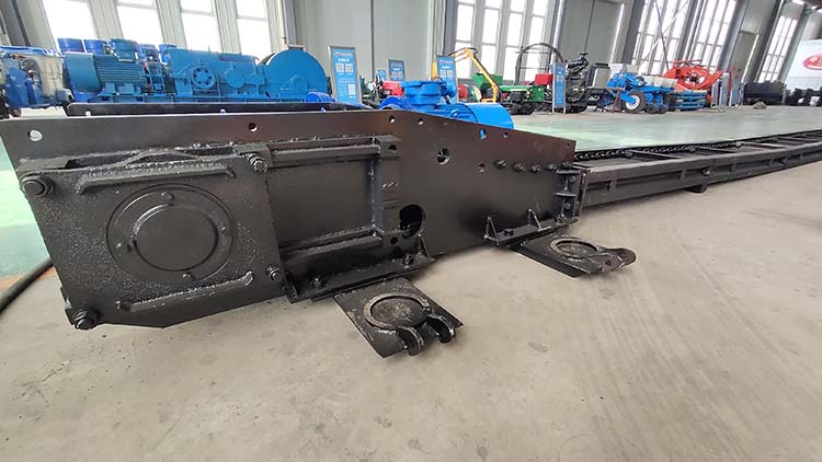Improved coal mining scraper conveyor