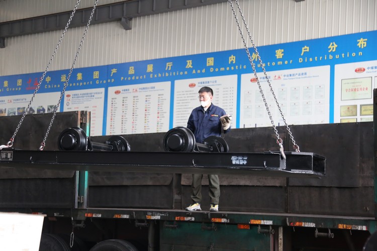 China Coal Group Sent A Batch Of Flatbed Trucks And Material Trucks To Two Major Mines In Shanxi
